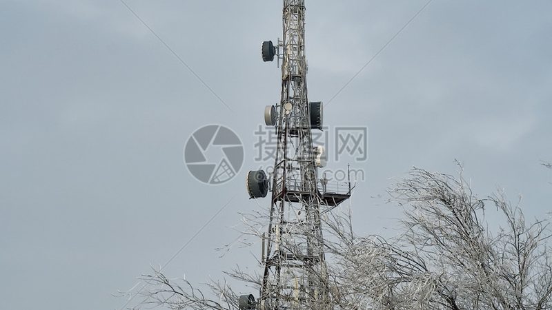 宏基站与微基站：建设成本背后的考量**